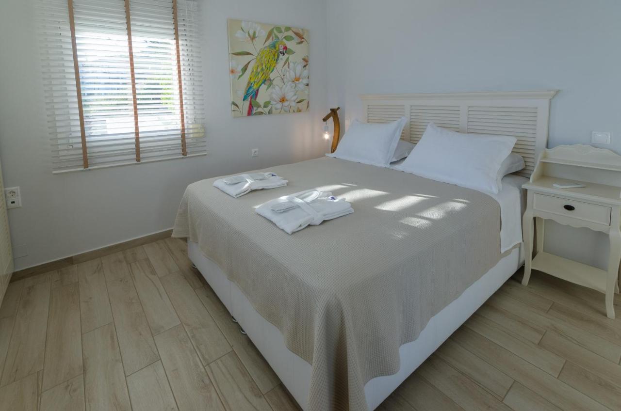 Aegean Suites Votsi  Bagian luar foto